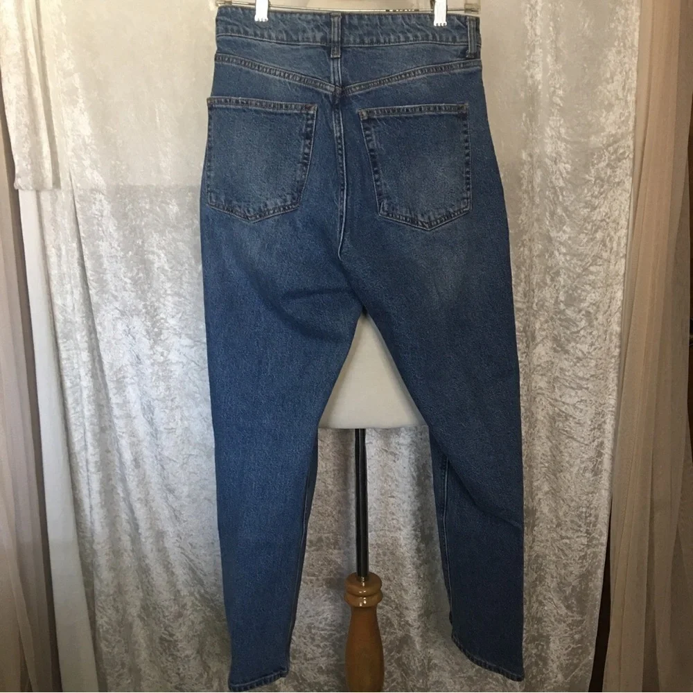 H&M straight cut mid rise jeans Size 8